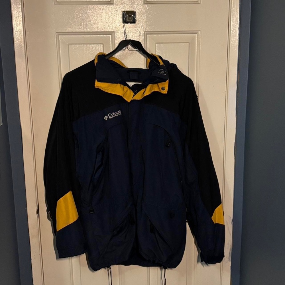 Columbia Sportswear Men's Navy and Blue Jacket